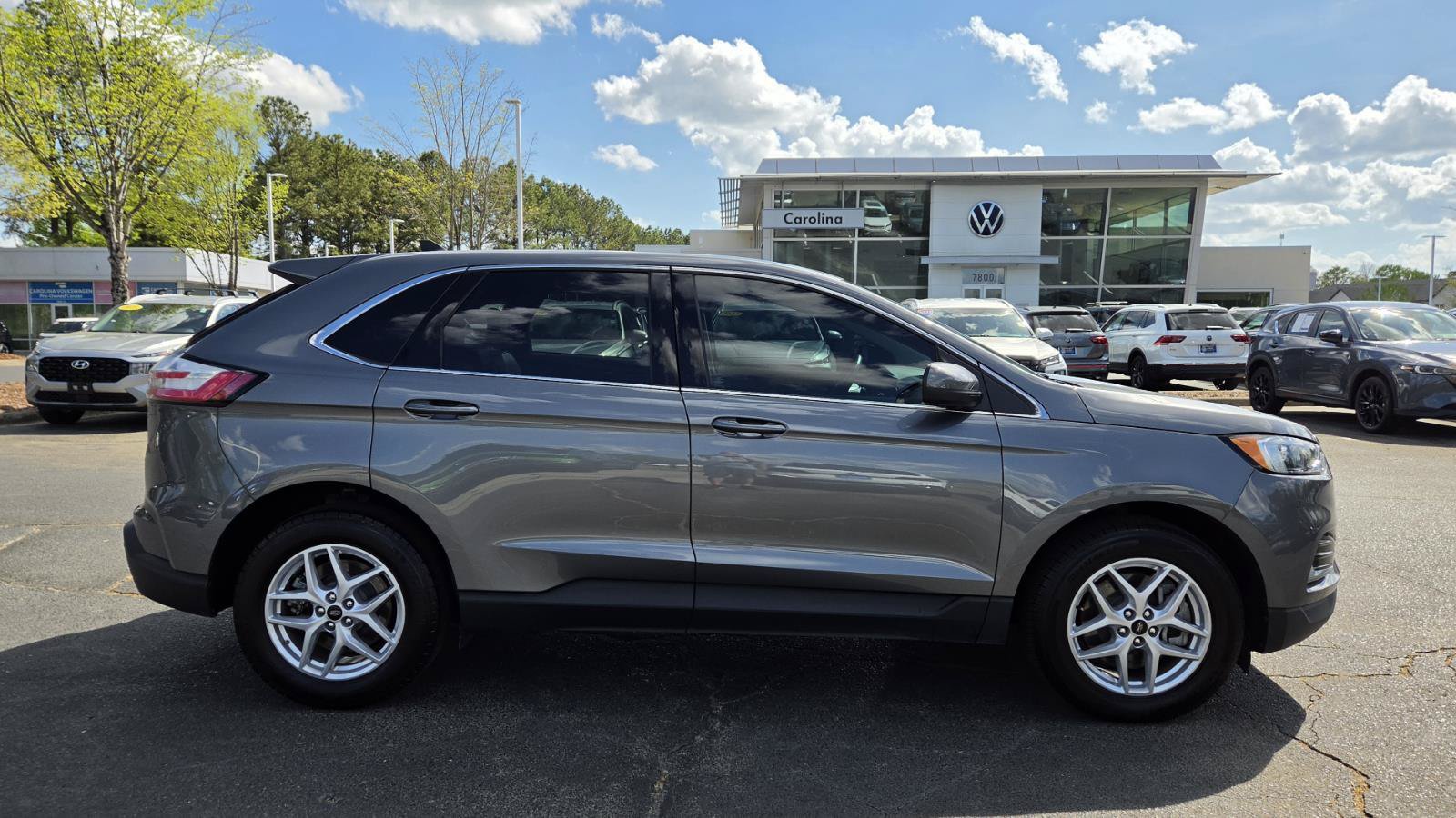 Used 2024 Ford Edge SEL AWD/4WD image 3