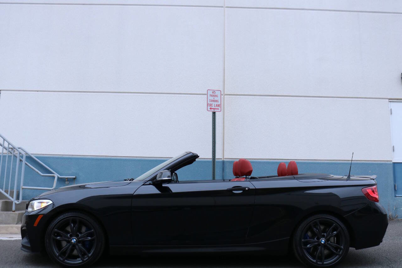 Used 2016 BMW M235i Convertible image 15
