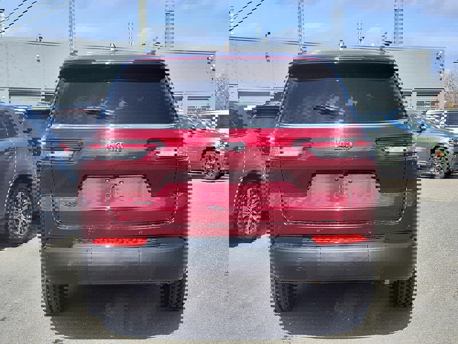 Used 2023 Jeep Grand Cherokee L Laredo image 22