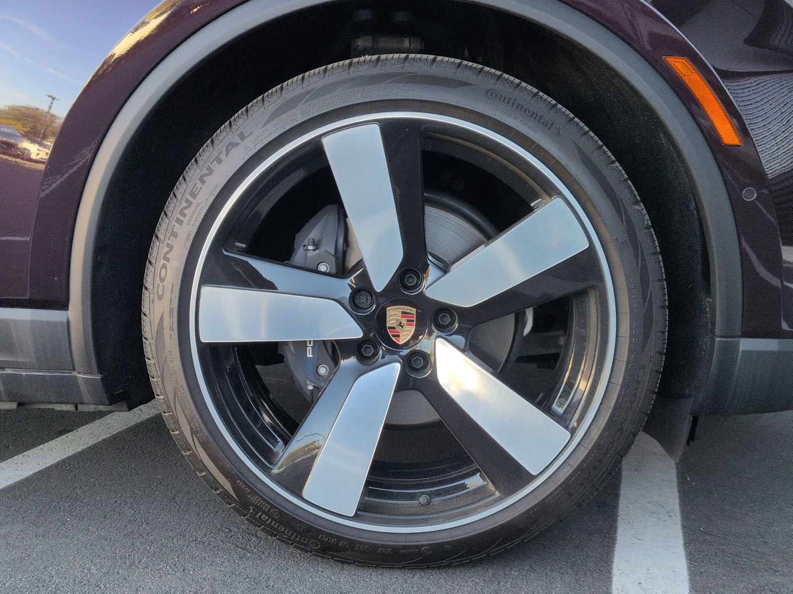 Certified 2025 Porsche Macan 4 Electric image 13