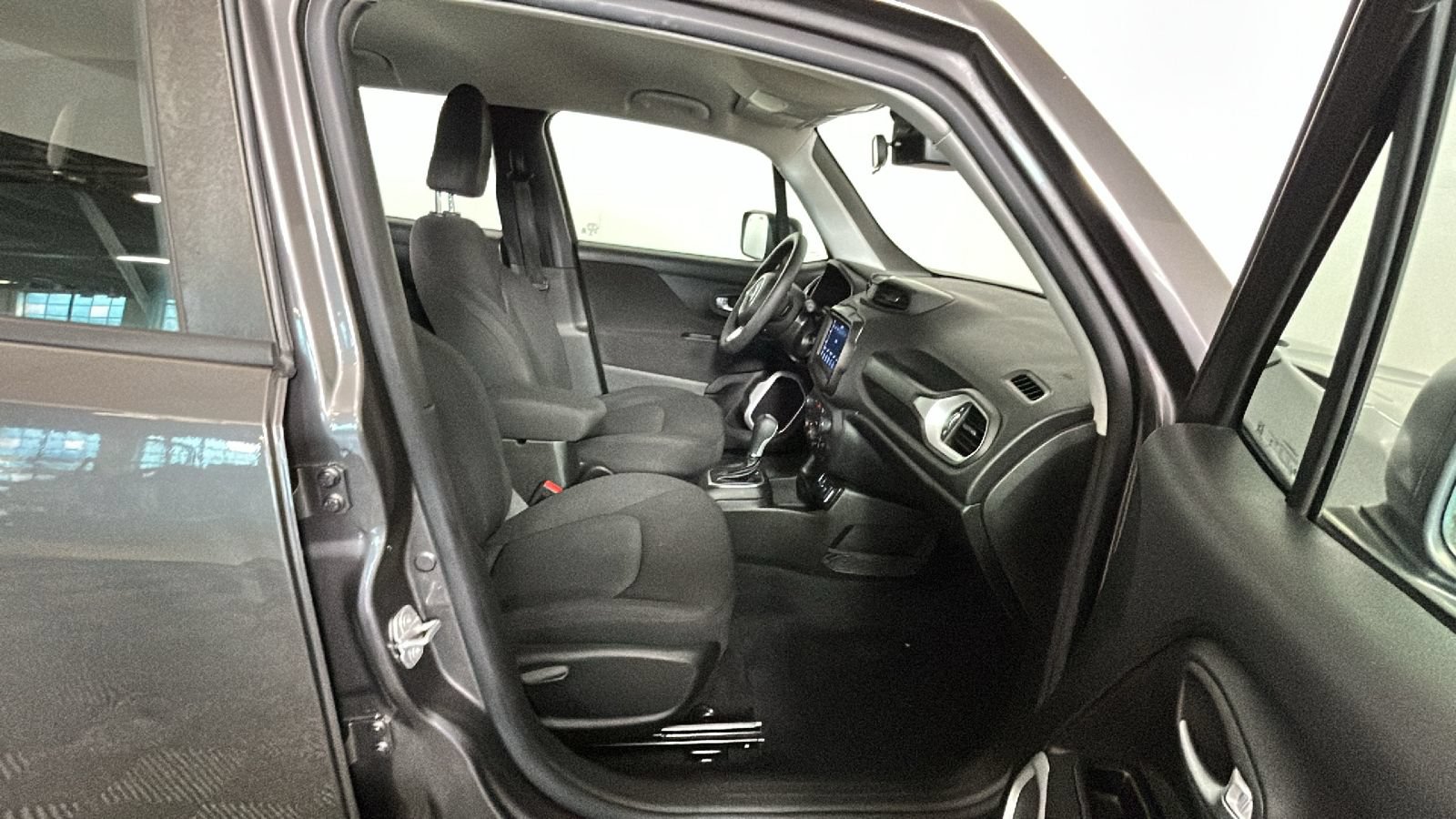 Used 2021 Jeep Renegade Sport FWD image 34