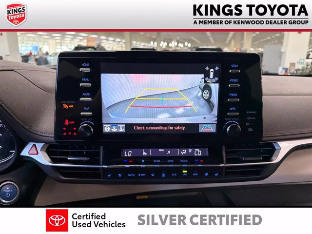 Used 2022 Toyota Sienna Platinum FWD image 25