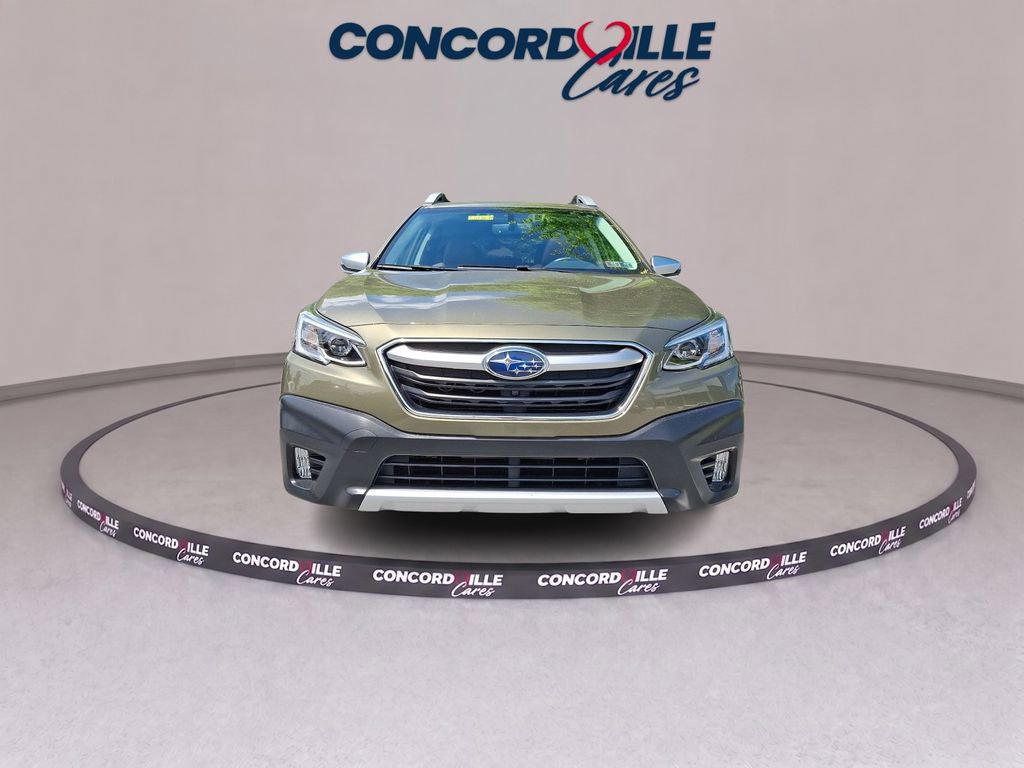 Used 2020 Subaru Outback Touring w/ Tech Package 2 AWD/4WD image 2