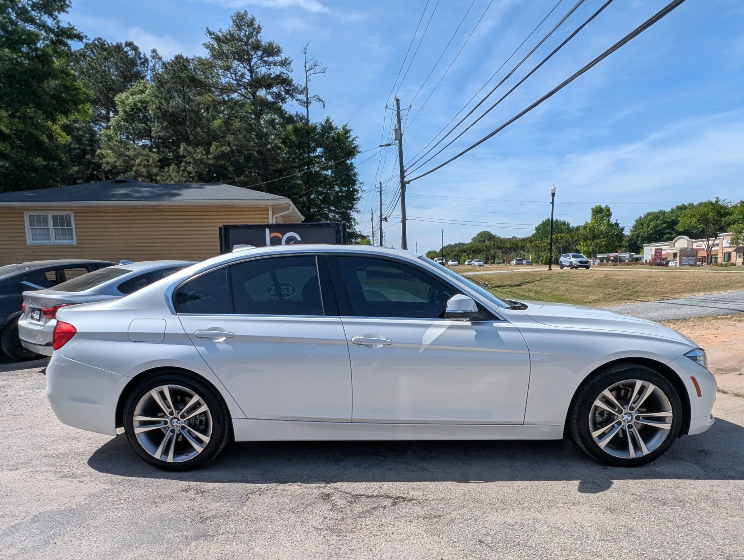 Used 2018 BMW 330i Sedan RWD image 4