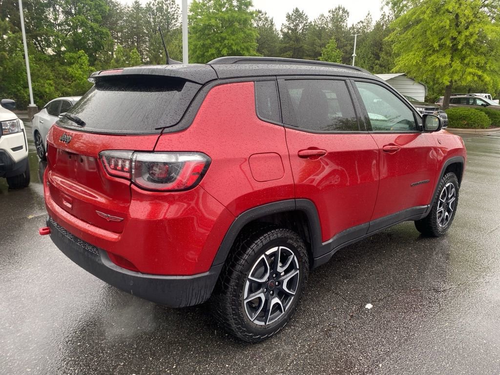 Used 2025 Jeep Compass Trailhawk AWD/4WD image 3