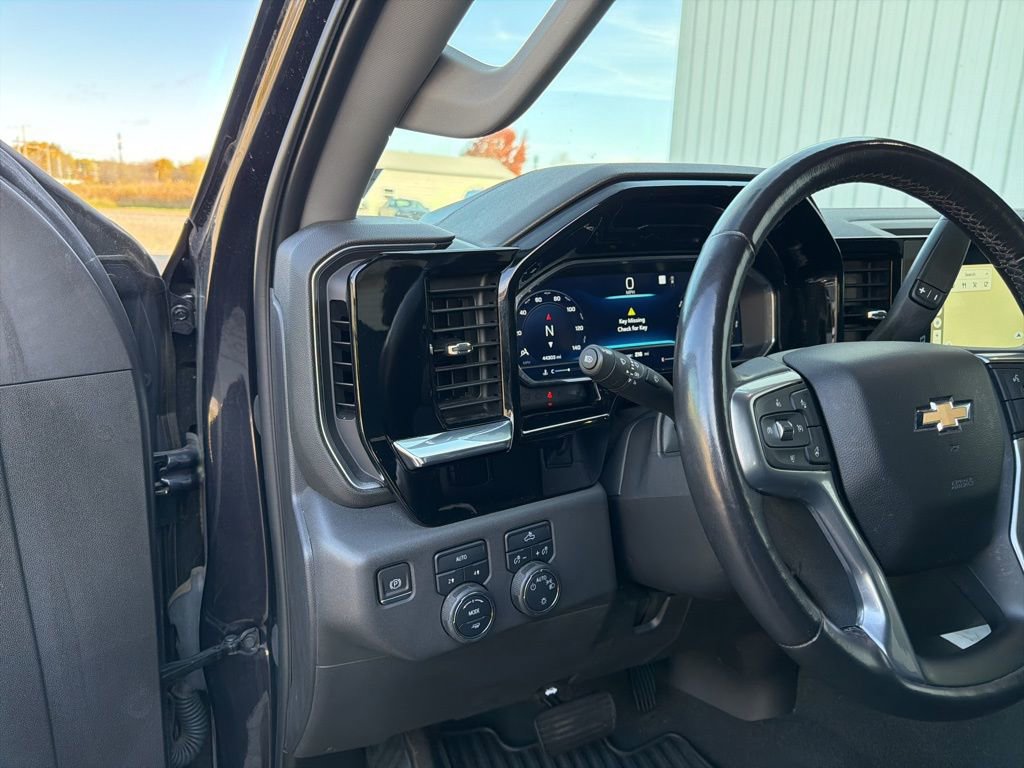 Used 2022 Chevrolet Silverado 1500 LT image 11