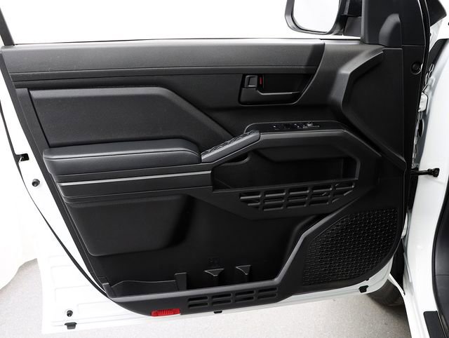 Used 2024 Toyota Tacoma SR image 21