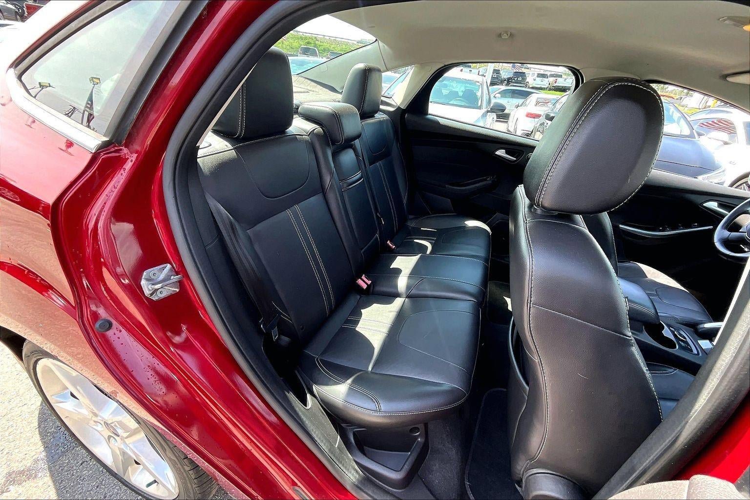 Used 2013 Ford Focus Titanium w/ Titanium Handling Pkg FWD image 23