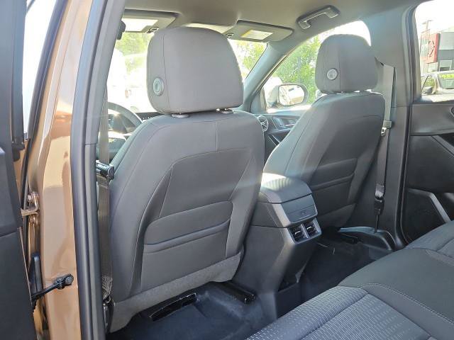 New 2027 Chevrolet Equinox LT w/ Safety and Technology Package FWD image 21
