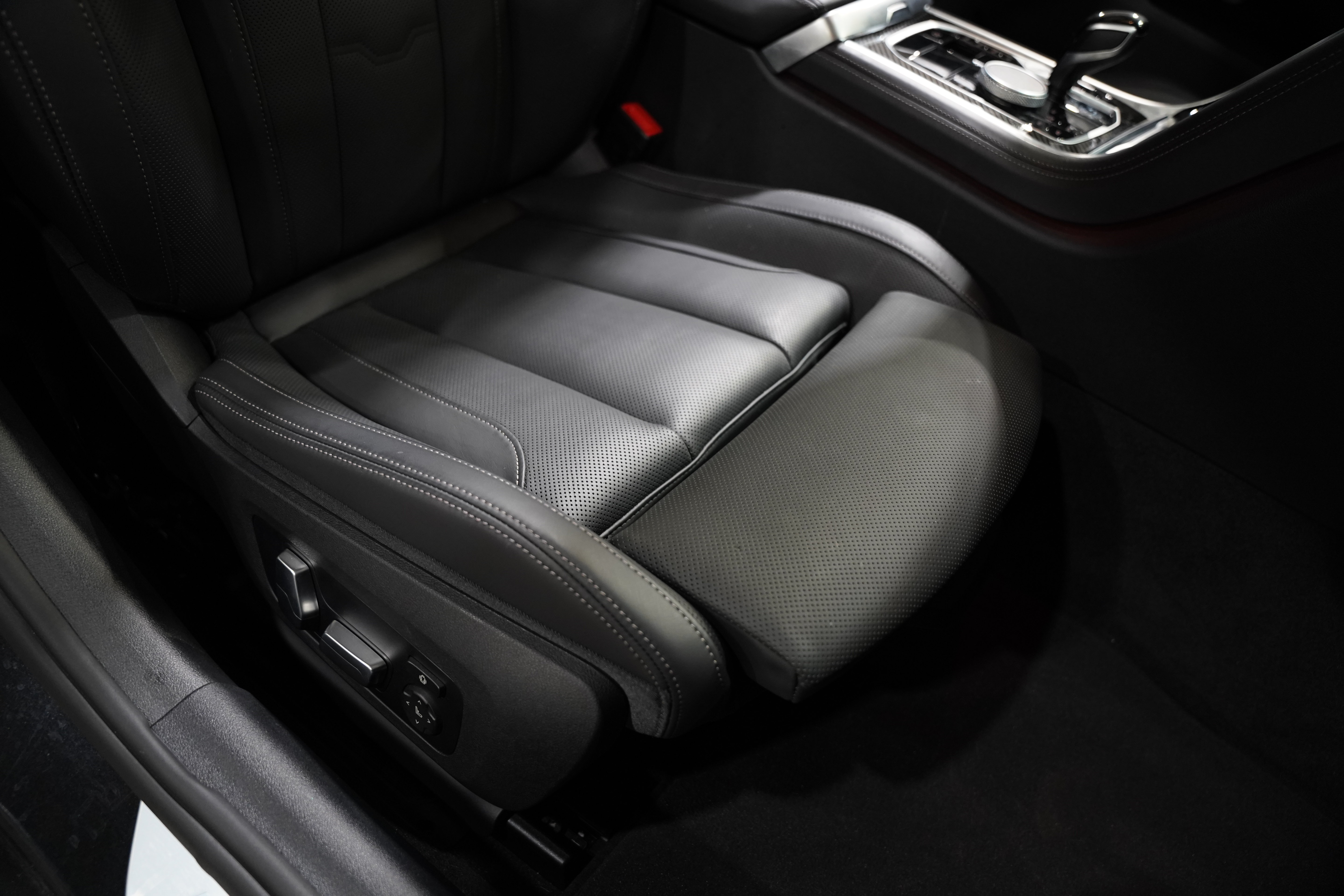 Used 2024 BMW M850i Gran Coupe xDrive w/ Driving Assistance Package AWD/4WD image 29