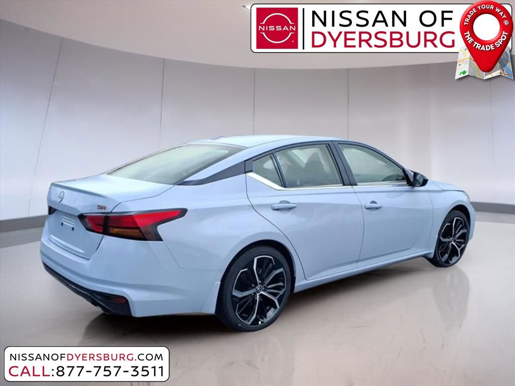 New 2025 Nissan Altima 2.5 SR image 3