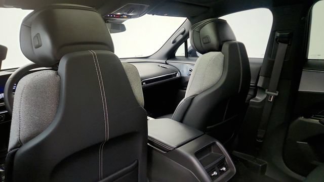 Used 2024 Cadillac Lyriq Tech AWD/4WD image 46