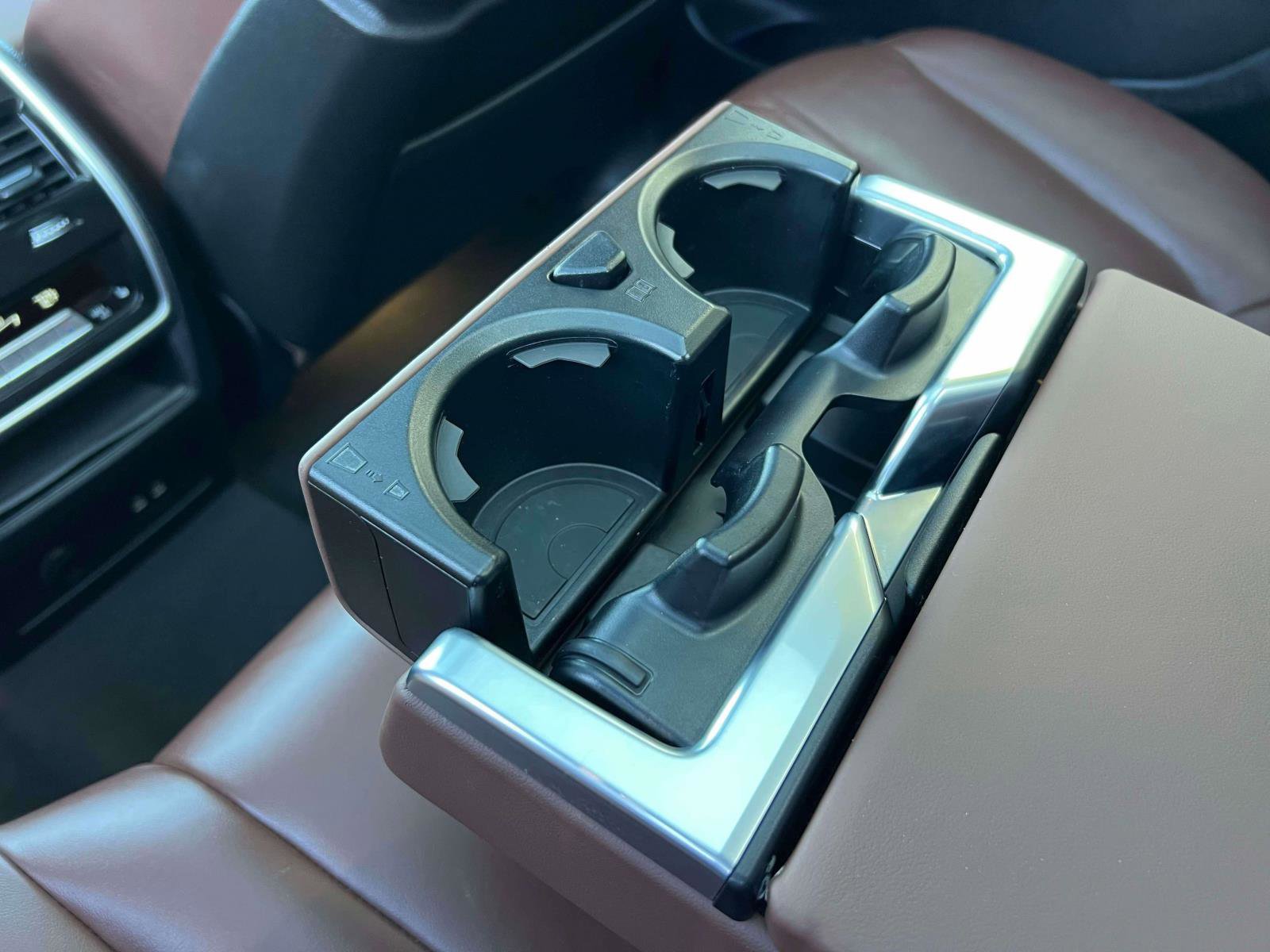 Used 2023 BMW X7 xDrive40i w/ Executive Package image 12