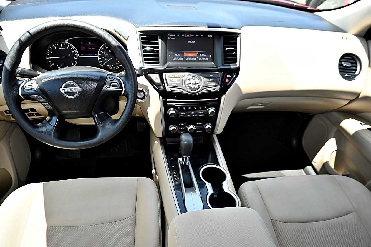 Used 2017 Nissan Pathfinder S FWD image 15
