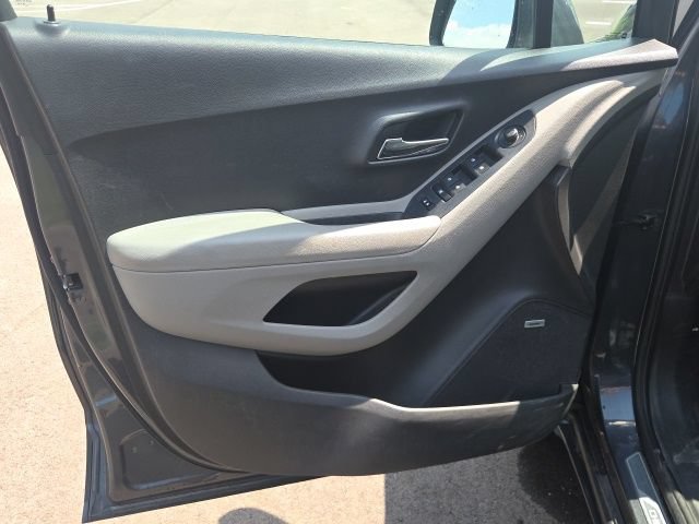 Used 2016 Chevrolet Trax LTZ FWD image 20
