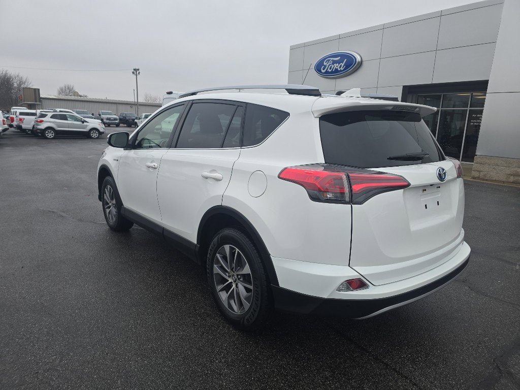Used 2018 Toyota RAV4 XLE image 8
