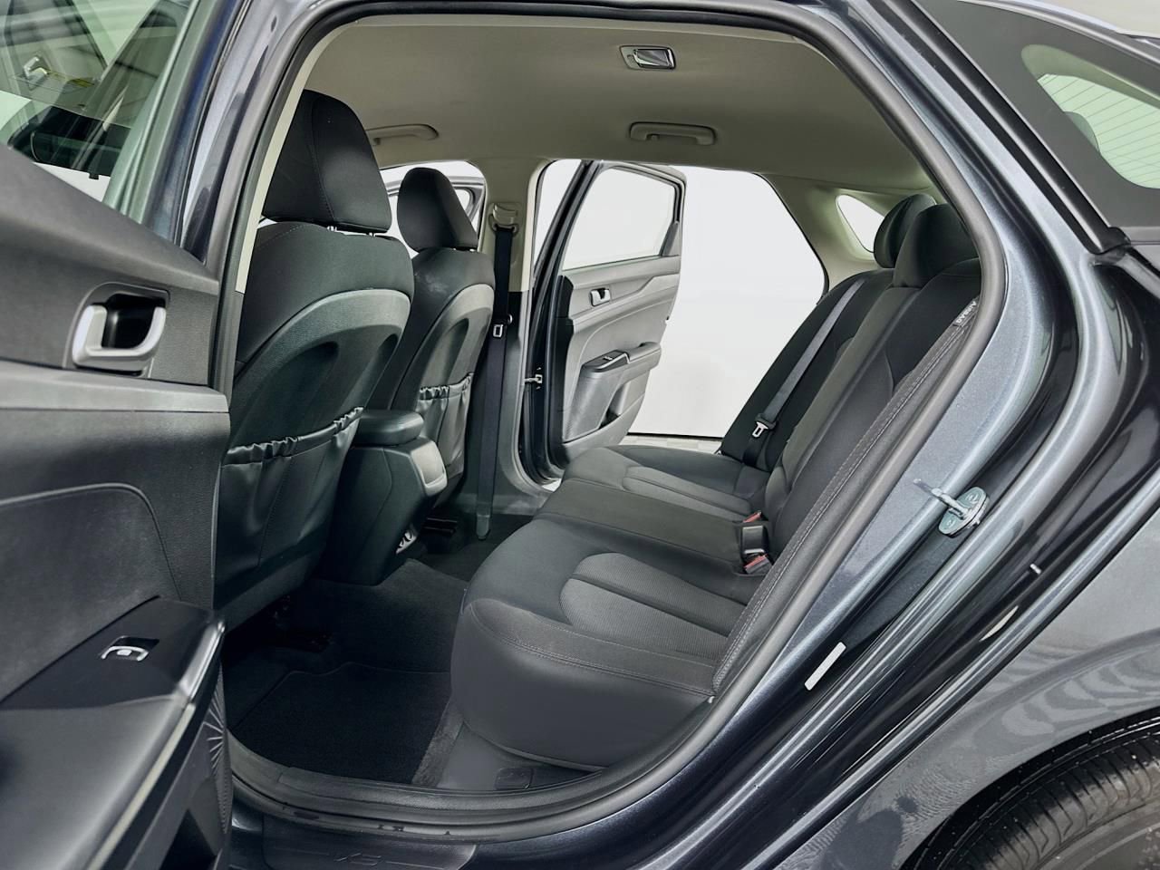 Used 2023 Kia K5 LXS image 31