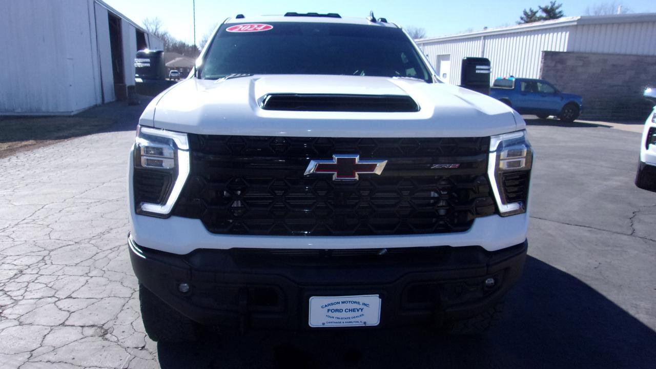 Used 2024 Chevrolet Silverado 2500 ZR2 w/ ZR2 Bison Edition image 4