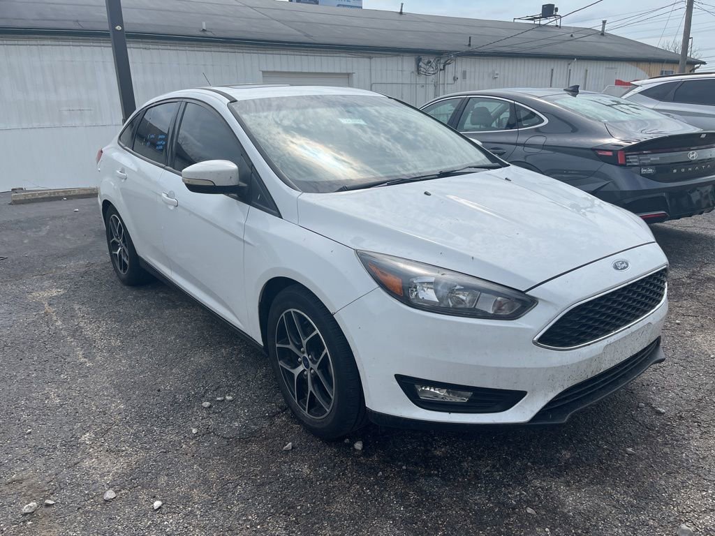 Used 2018 Ford Focus SEL w/ Cold Weather Package FWD image 3