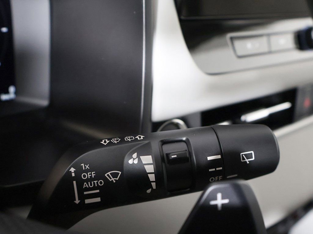 New 2025 Mitsubishi Outlander SE FWD image 44