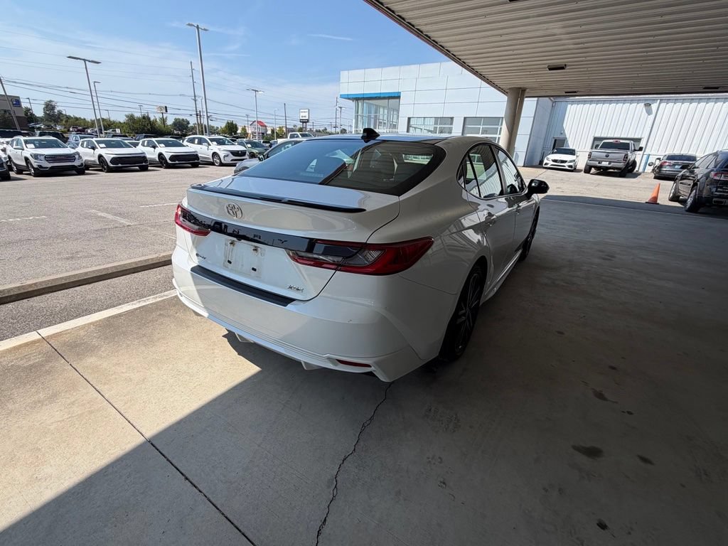 Used 2025 Toyota Camry XSE FWD image 5