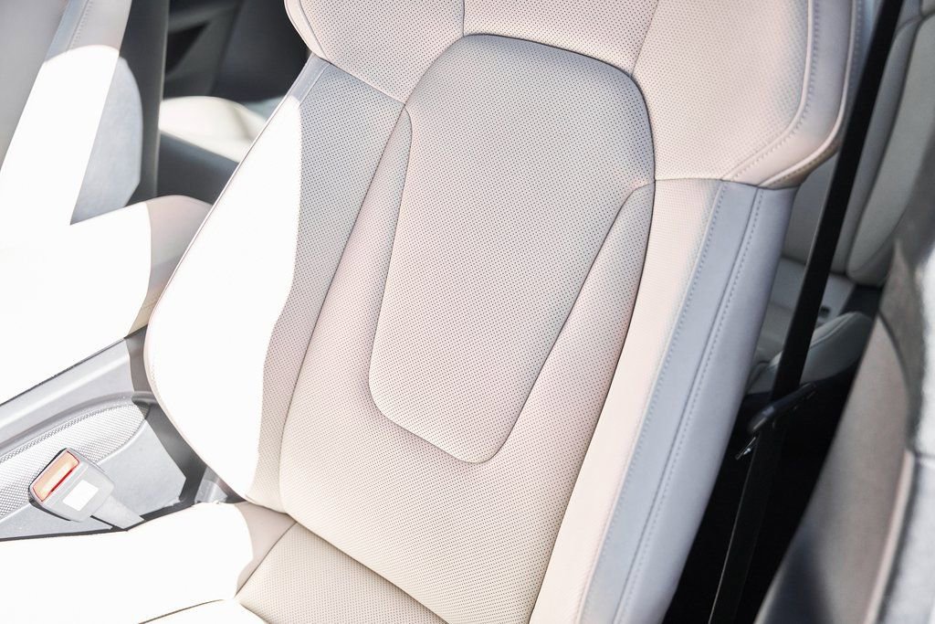 Used 2020 Porsche Taycan Turbo S AWD/4WD image 49