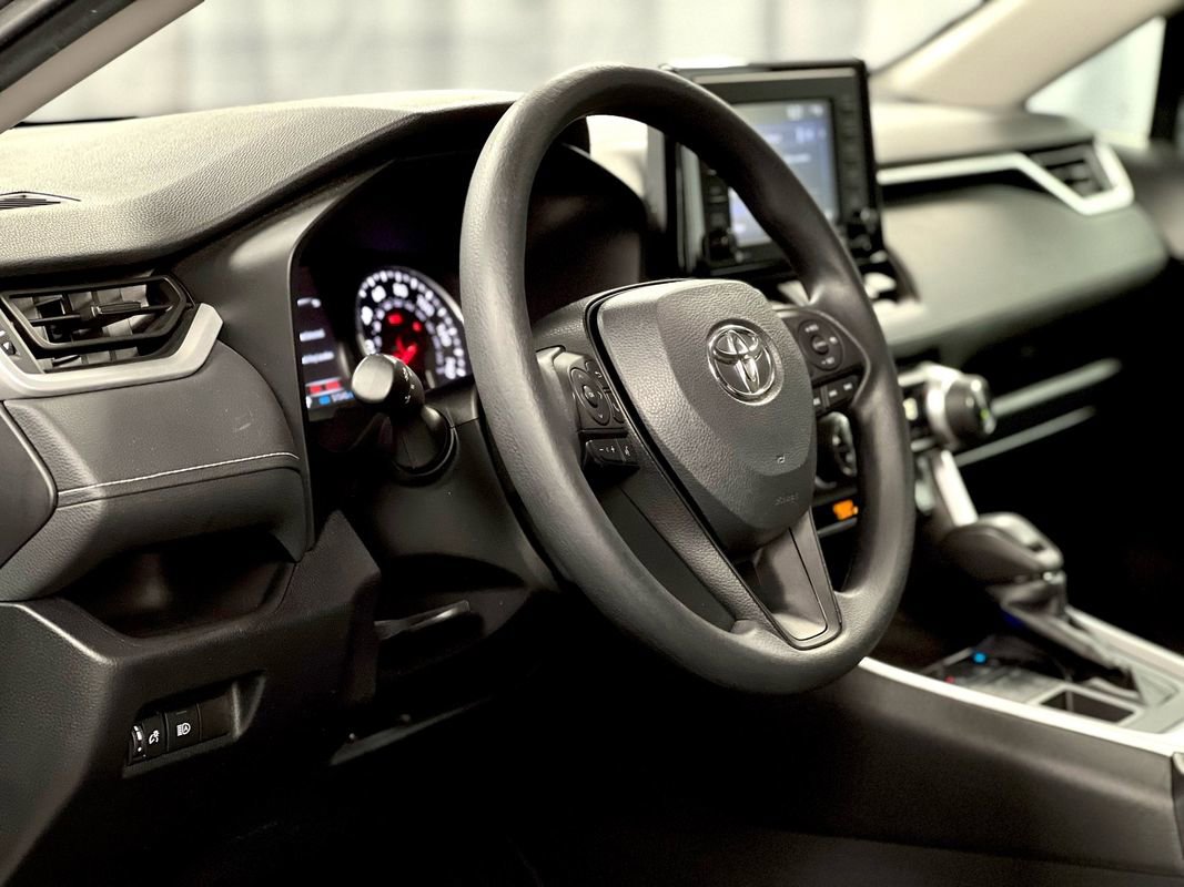 Used 2022 Toyota RAV4 XLE image 16