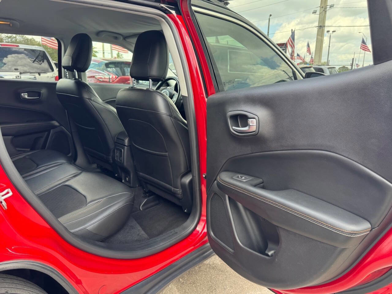 Used 2018 Jeep Compass Latitude image 13