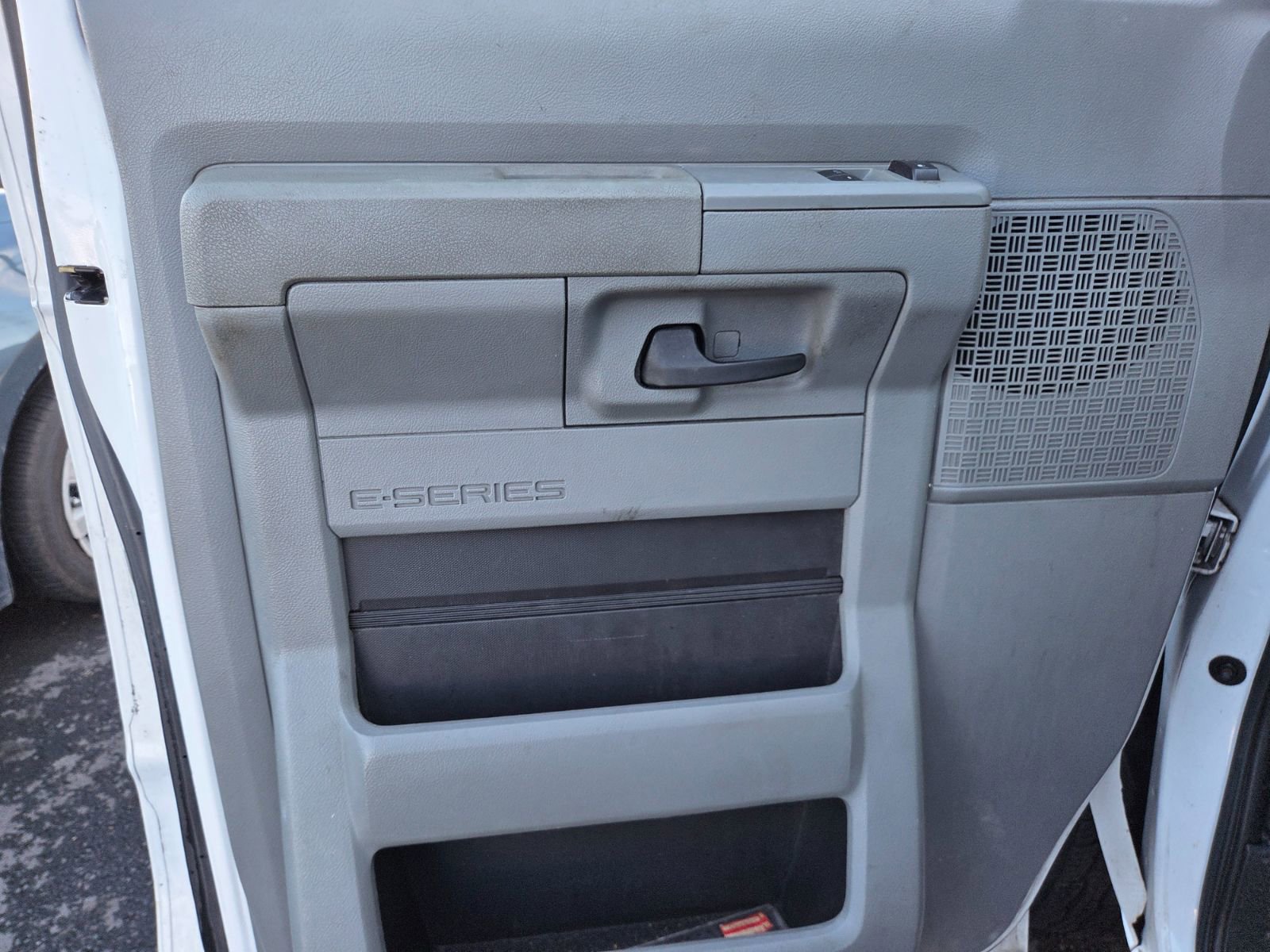 Used 2014 Ford E-250 and Econoline 250 w/ Power Group image 7