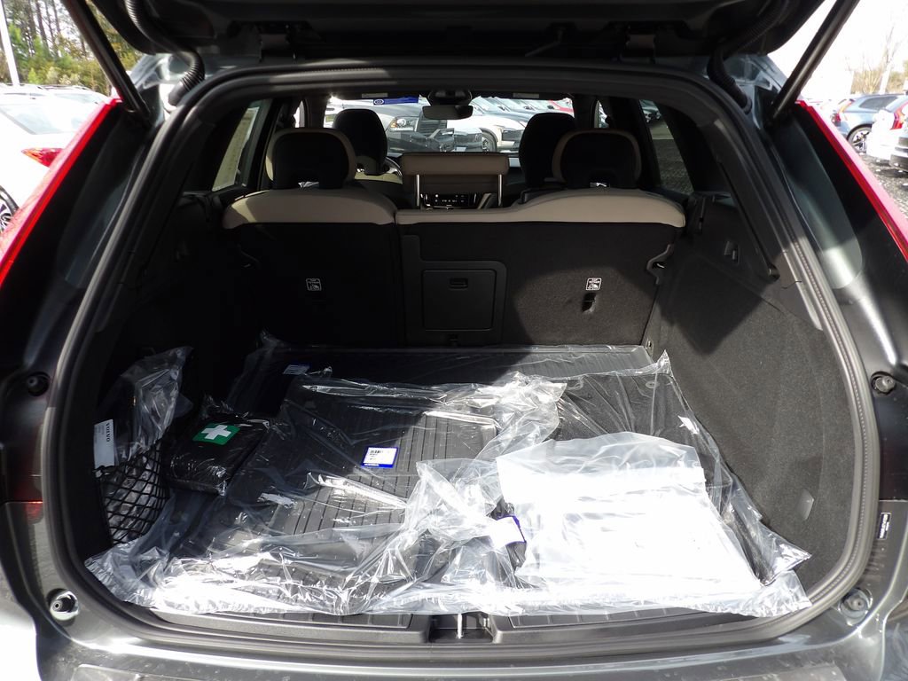 New 2026 Volvo XC60 T8 Core w/ Protection Package Premier image 25
