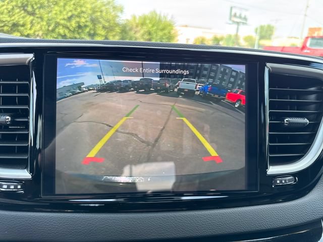 Used 2025 Chrysler Pacifica Select FWD image 20