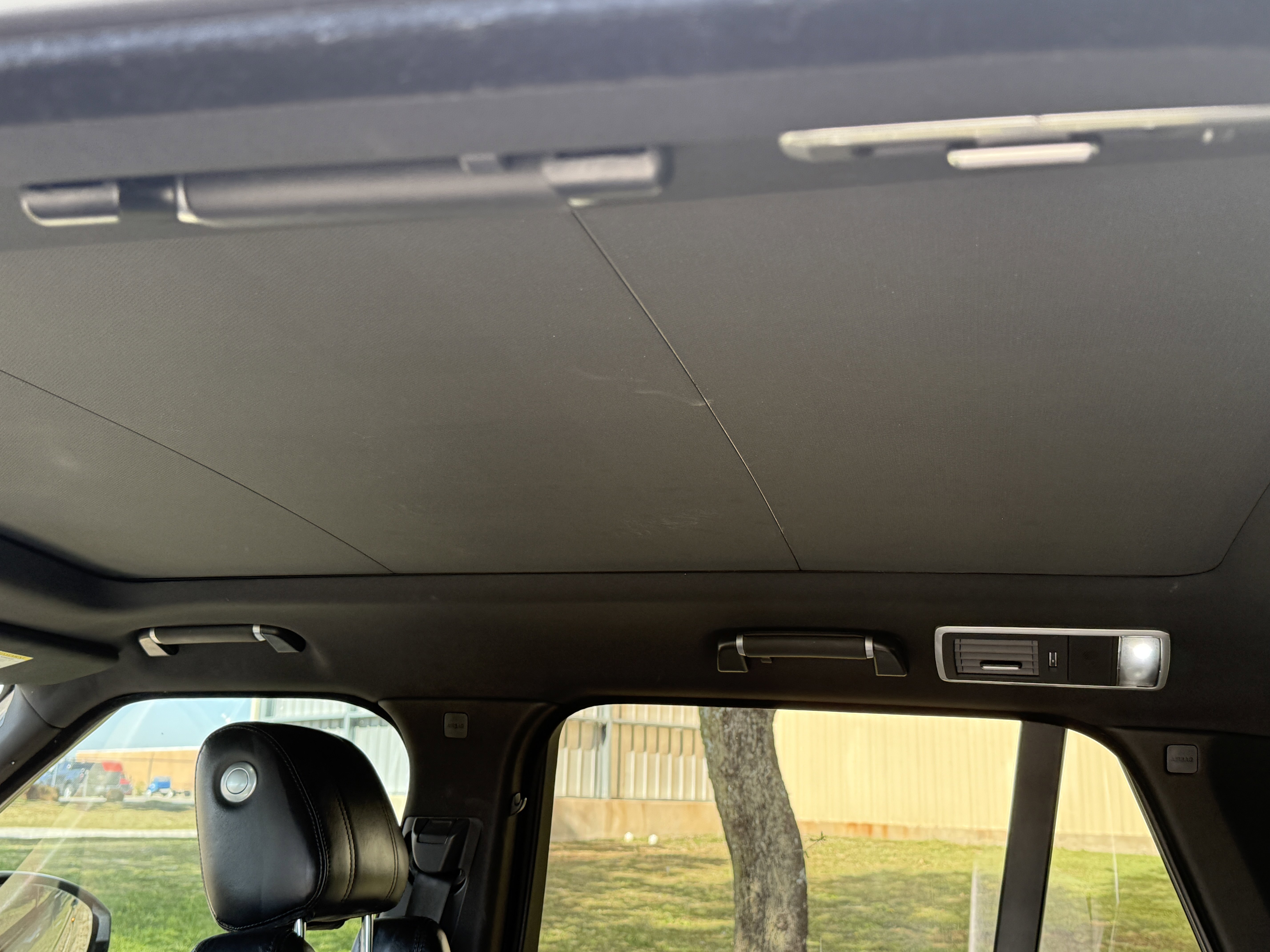 Used 2017 Land Rover Range Rover HSE image 30