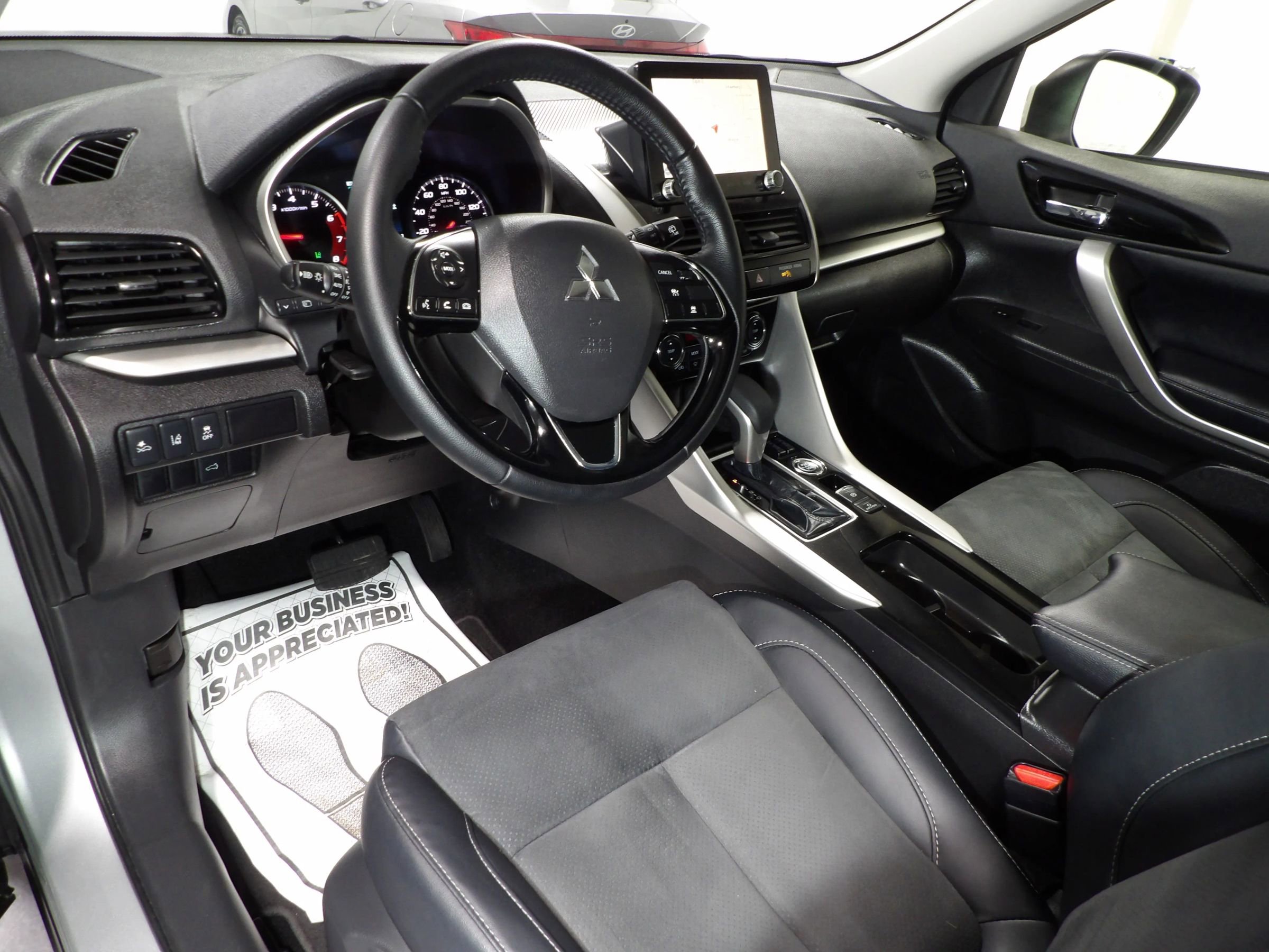 Used 2025 Mitsubishi Eclipse Cross SE image 11