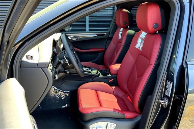 New 2026 Porsche Macan image 5