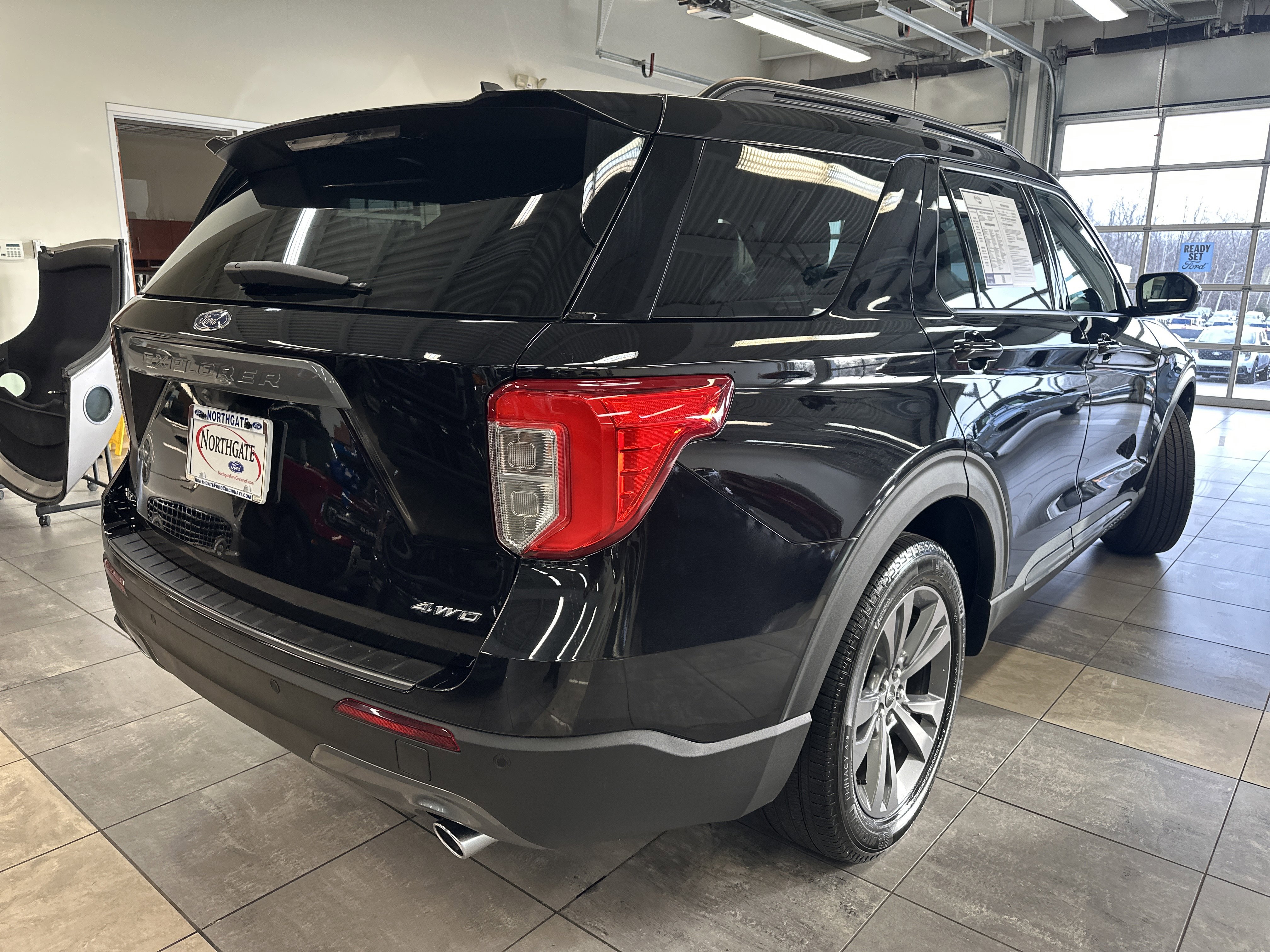 Used 2023 Ford Explorer XLT w/ Equipment Group 202A image 13