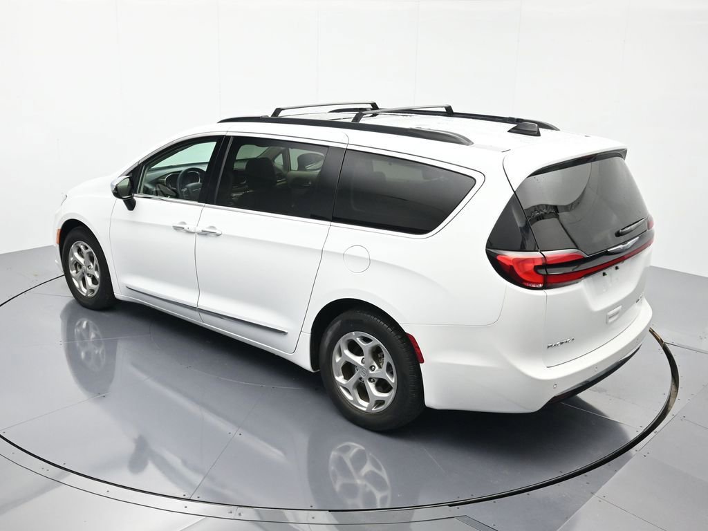 Used 2023 Chrysler Pacifica Limited image 36