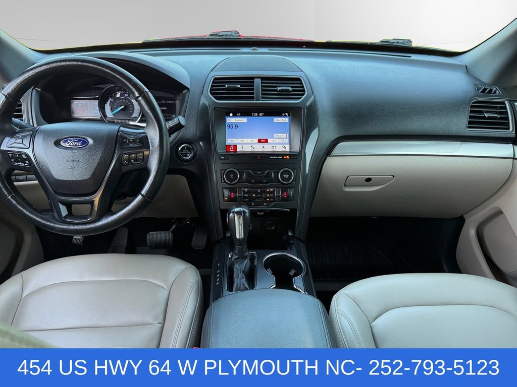 Used 2019 Ford Explorer XLT w/ Equipment Group 202A FWD image 10