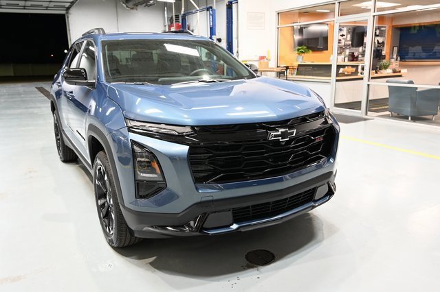 New 2026 Chevrolet Equinox RS w/ LPO, Floor Liner Package image 3