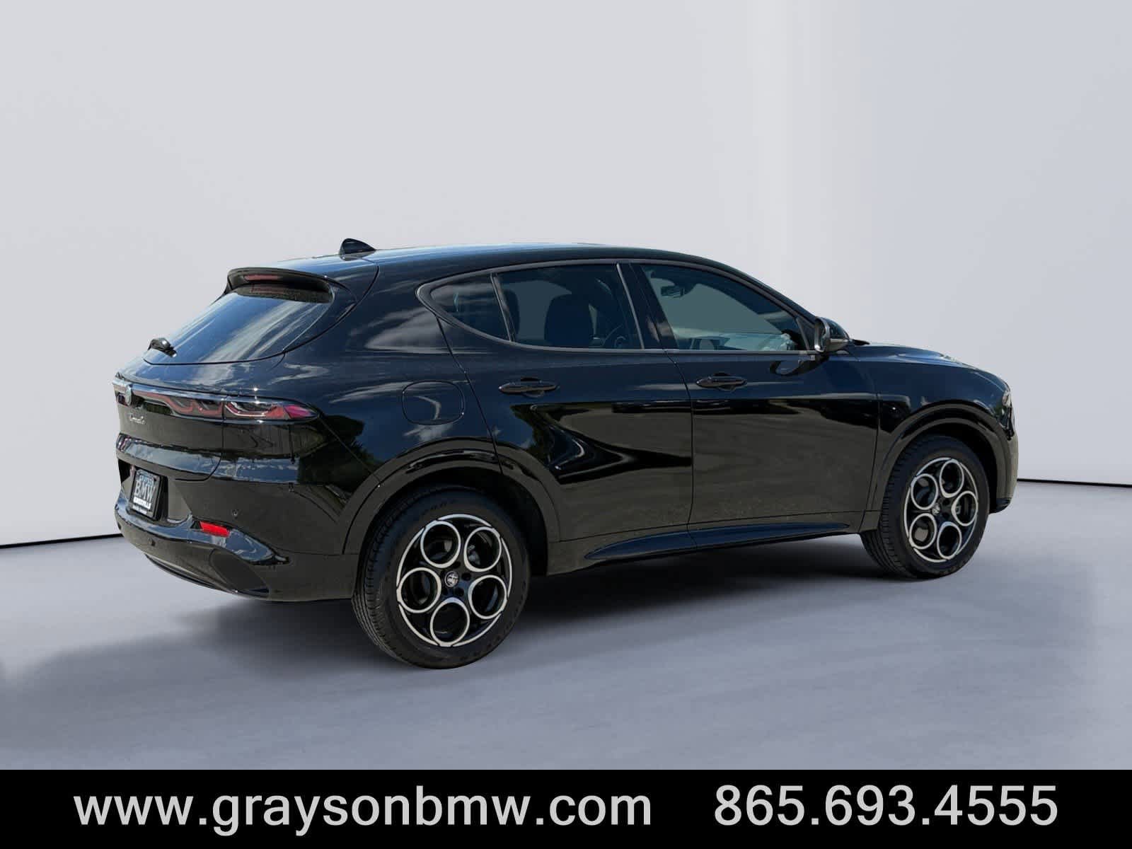 Used 2025 Alfa Romeo Tonale AWD/4WD image 3