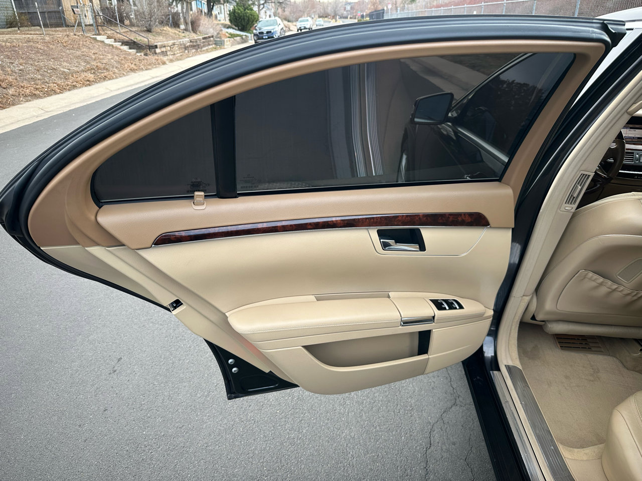 Used 2011 Mercedes-Benz S 550 4MATIC image 19