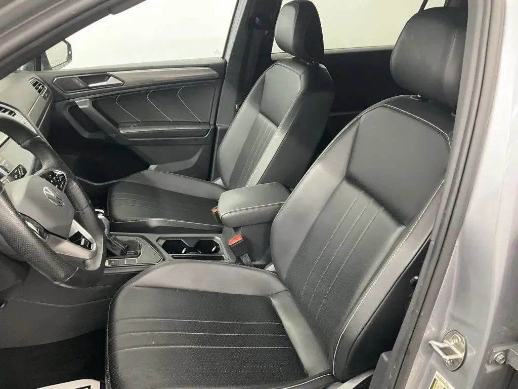 Used 2024 Volkswagen Tiguan SE R-Line image 10
