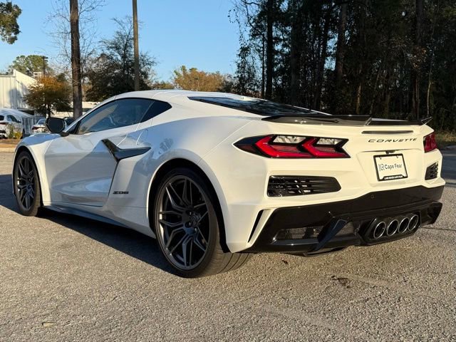 Used 2024 Chevrolet Corvette Z06 image 3
