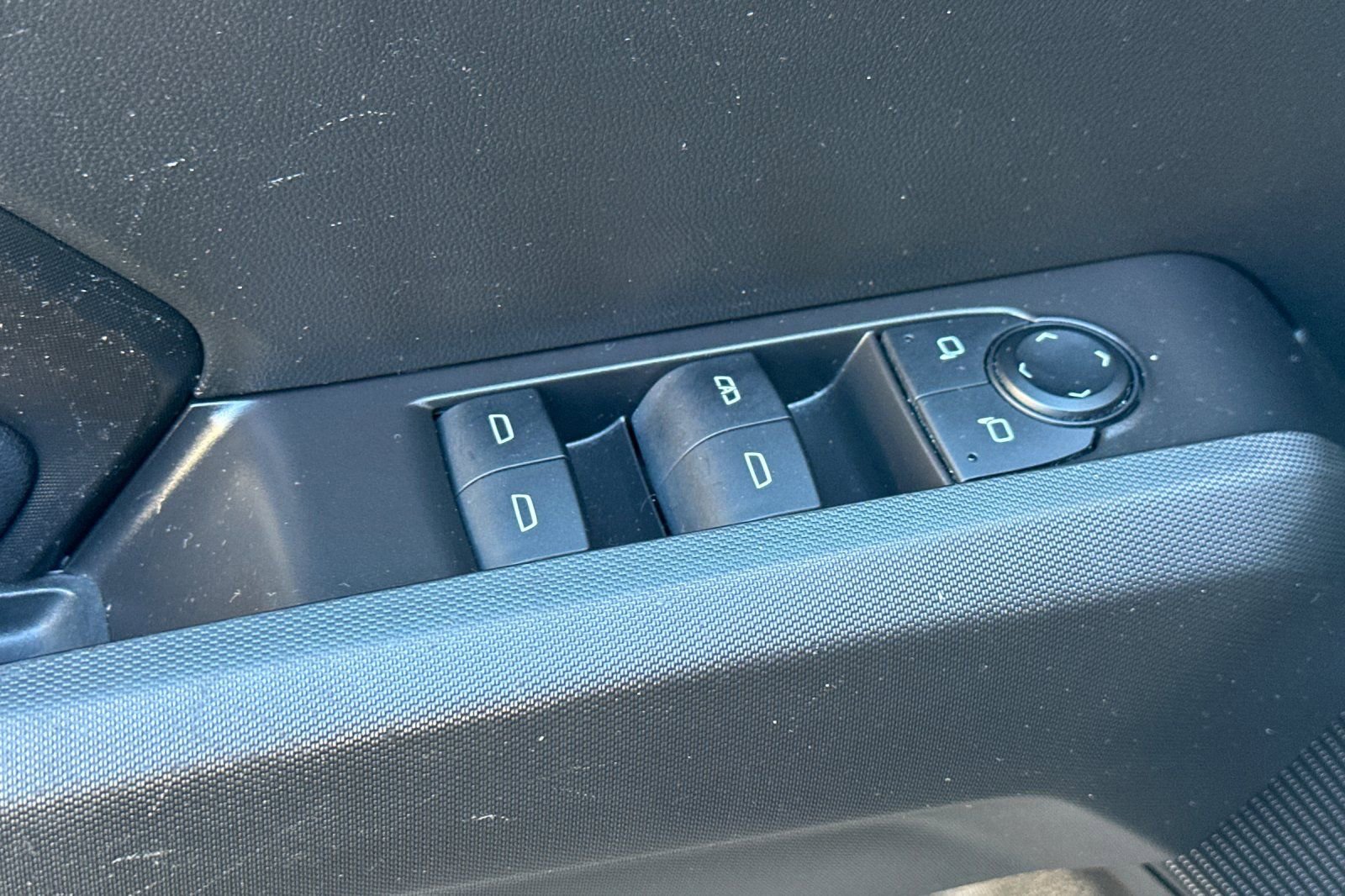 Certified 2024 Chevrolet Colorado LT w/ LT Convenience Package image 12