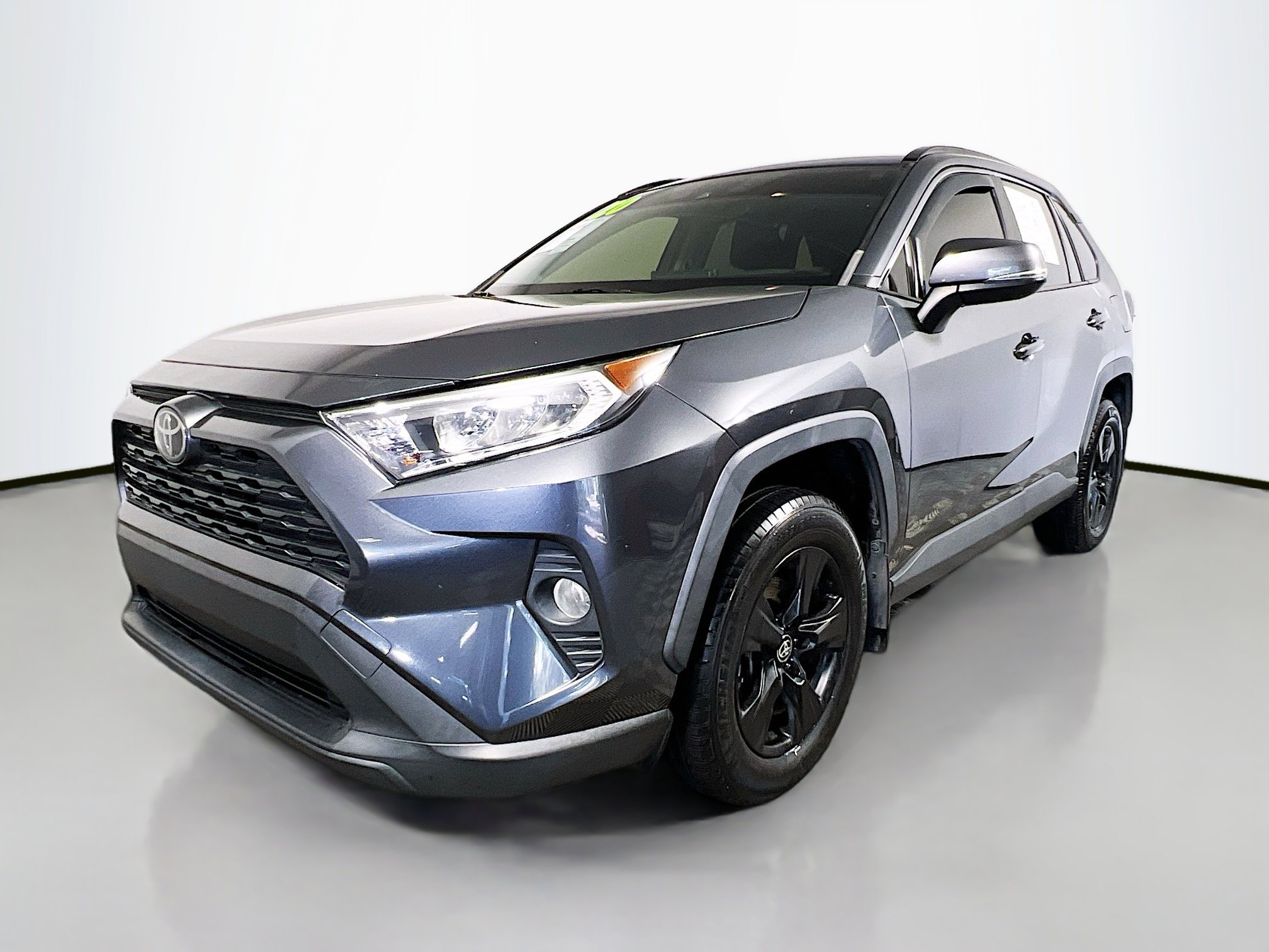 Used 2020 Toyota RAV4 XLE w/ Convenience Package image 10