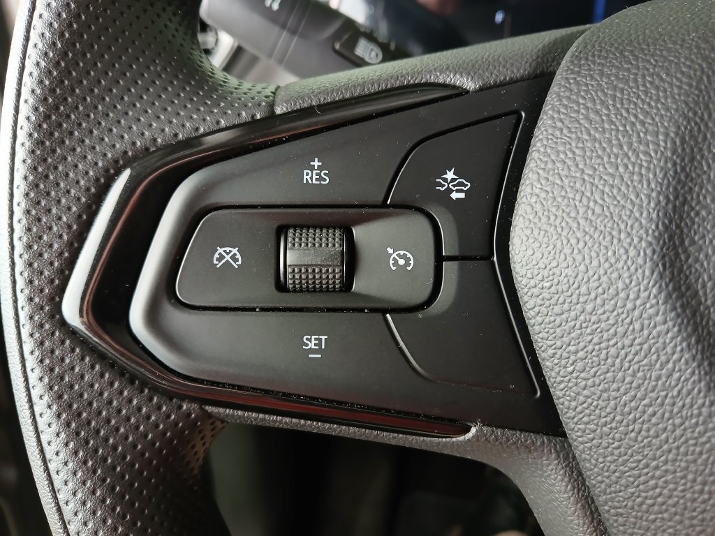 Used 2024 Chevrolet TrailBlazer LS FWD image 25