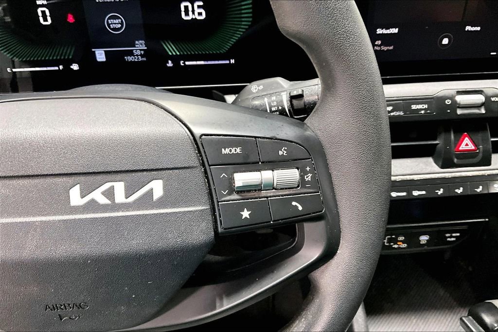Used 2025 Kia K4 LXS image 24