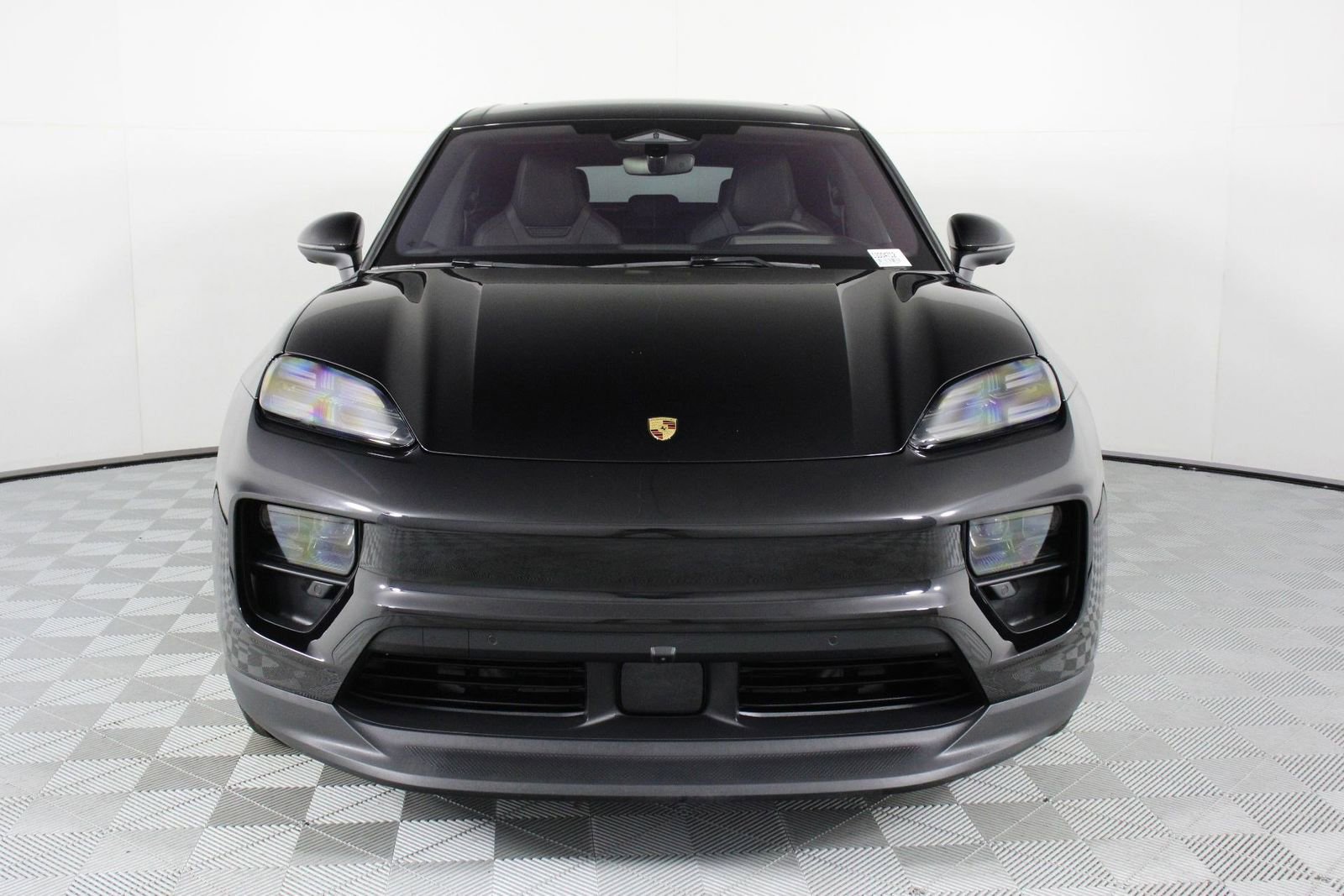 Certified 2025 Porsche Macan 4S Electric image 10