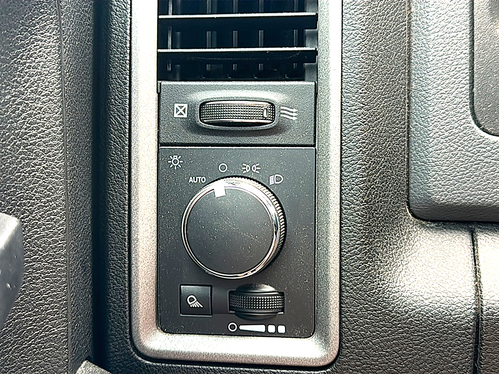 Used 2020 RAM 1500 Tradesman w/ Popular Equipment Group RWD image 35