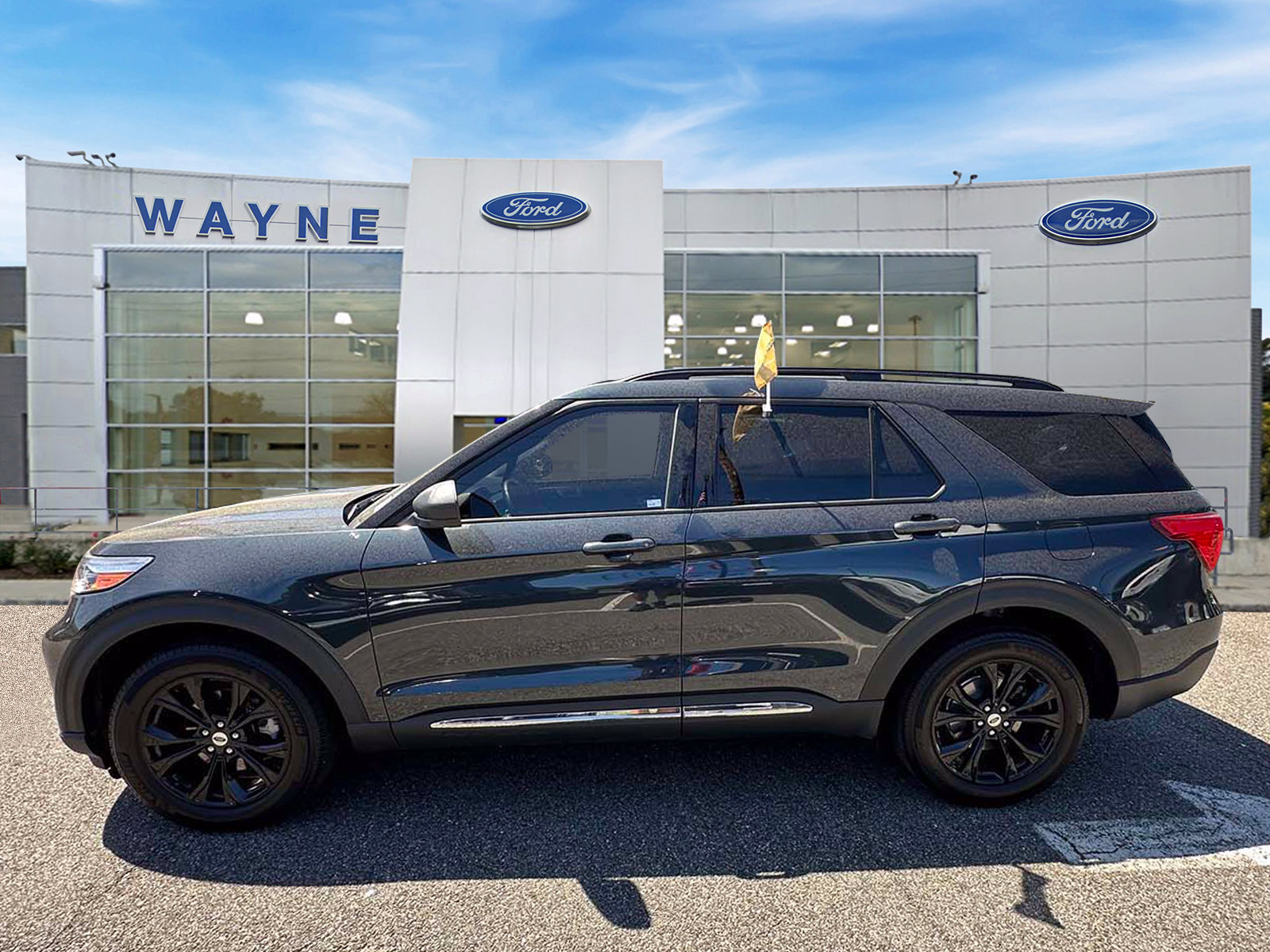 Certified 2022 Ford Explorer XLT w/ Equipment Group 202A AWD/4WD image 7