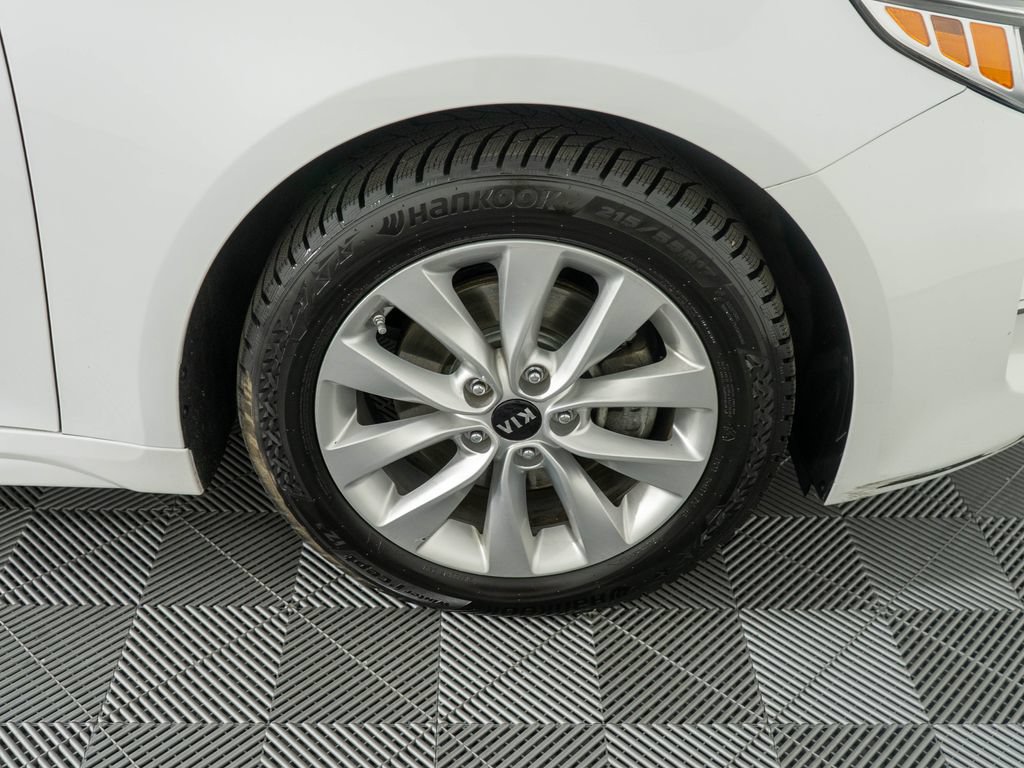 Used 2017 Kia Optima LX FWD image 30